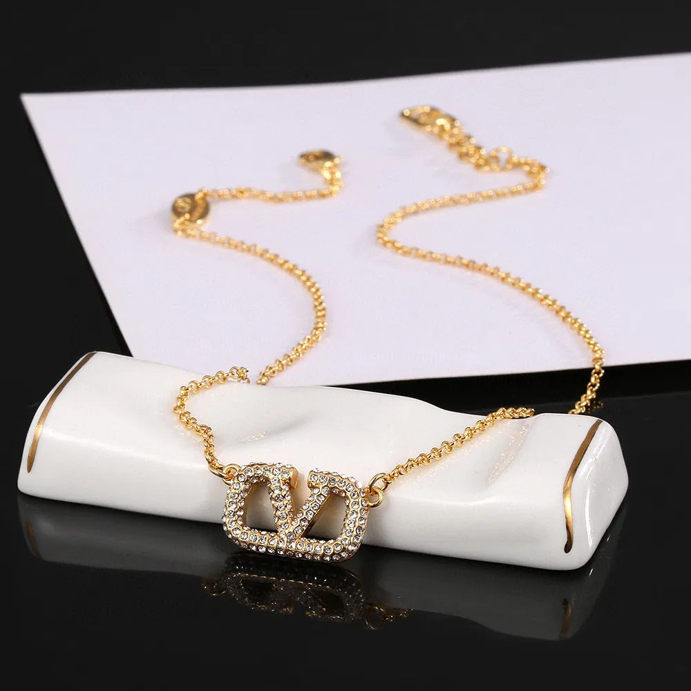Jewelry V6701