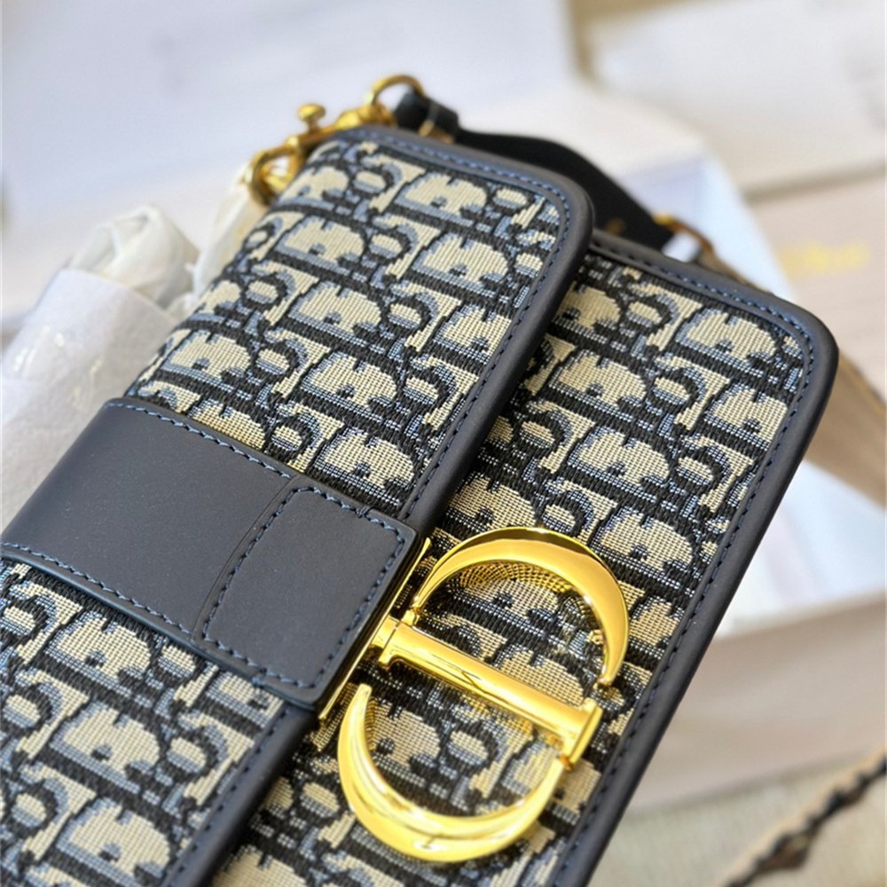 30 Montaigne East-West Bag with Chain Q46446